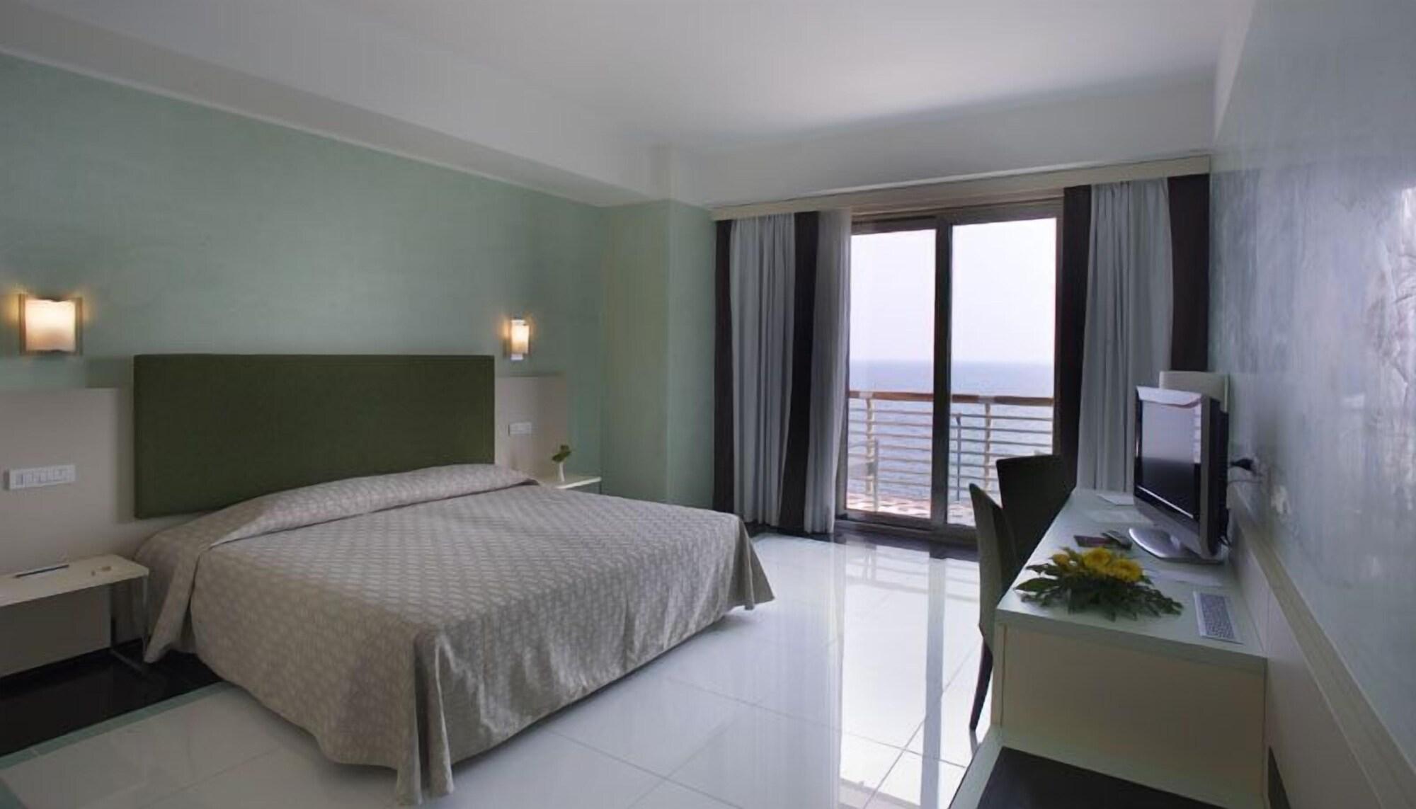 Grand Hotel Salerno Zimmer foto